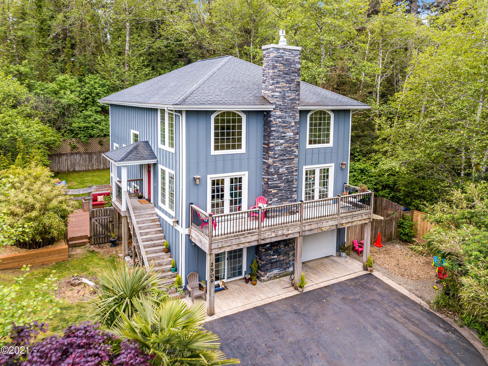 Property Photo: 2509 NE 27th Drive OR 97367