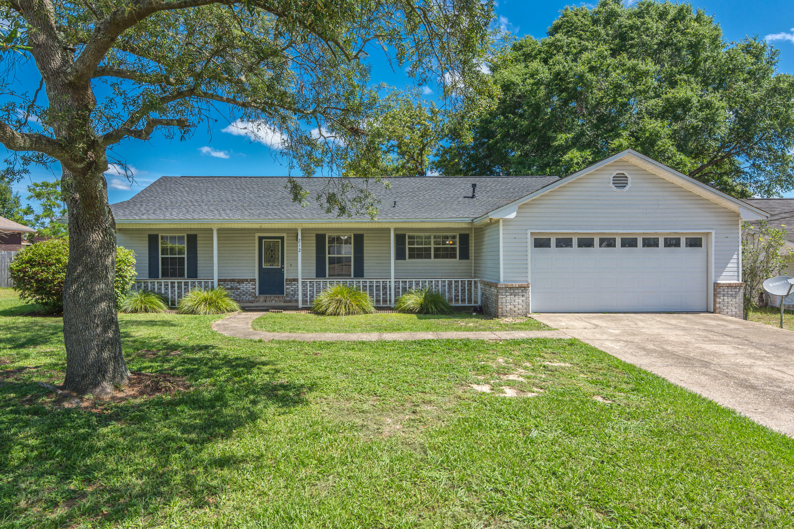 Property Photo:  212 Westview Drive  FL 32536 