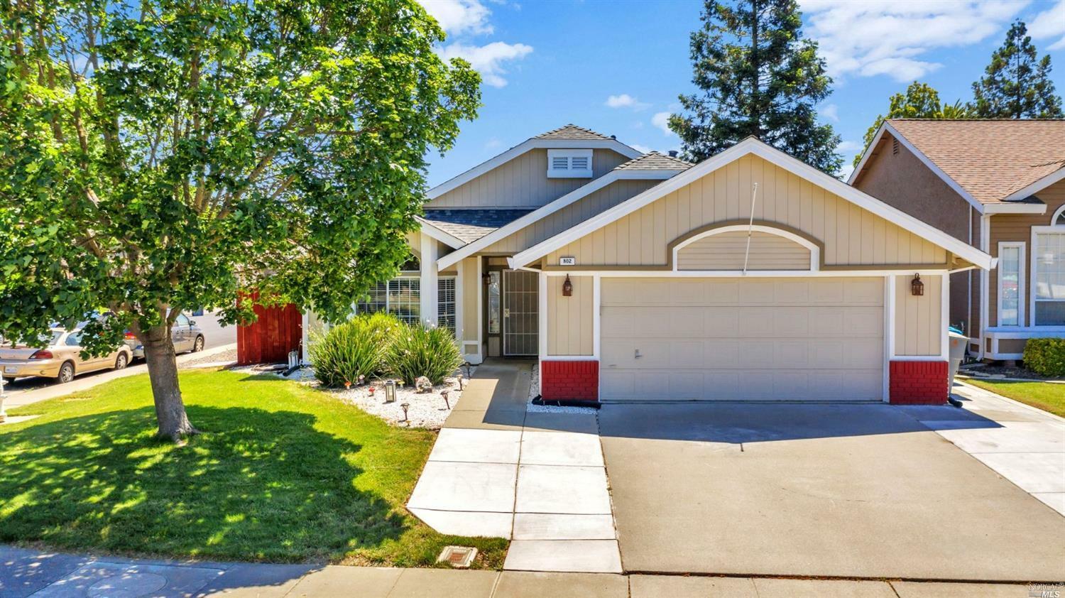 Property Photo:  802 Oak Brook  CA 95687 