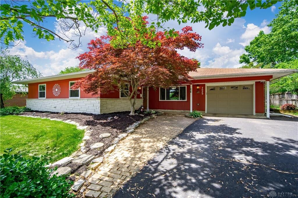 Property Photo:  7029 Chadbourne Drive  OH 45424 