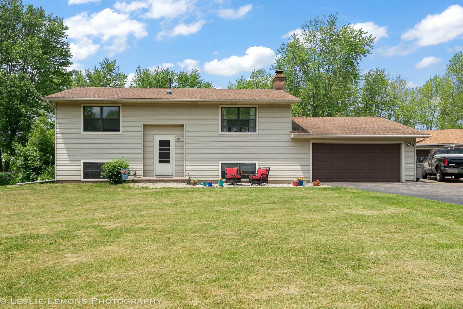 Property Photo:  5N650 Seneca Lane  IL 60151 