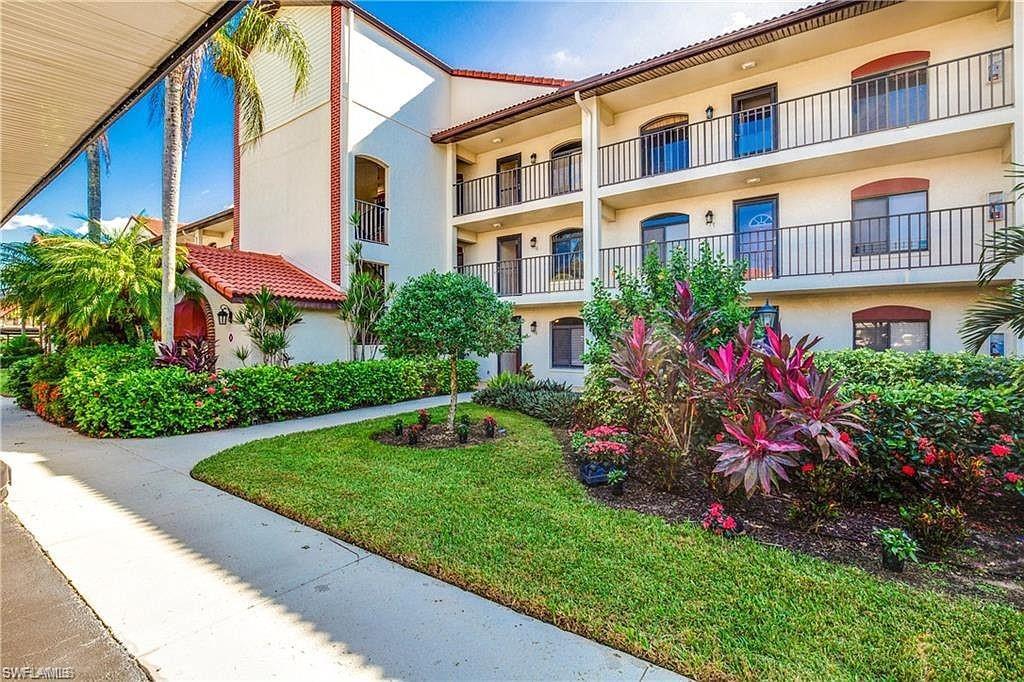 Property Photo: 7260 Coventry Ct 418 FL 34104
