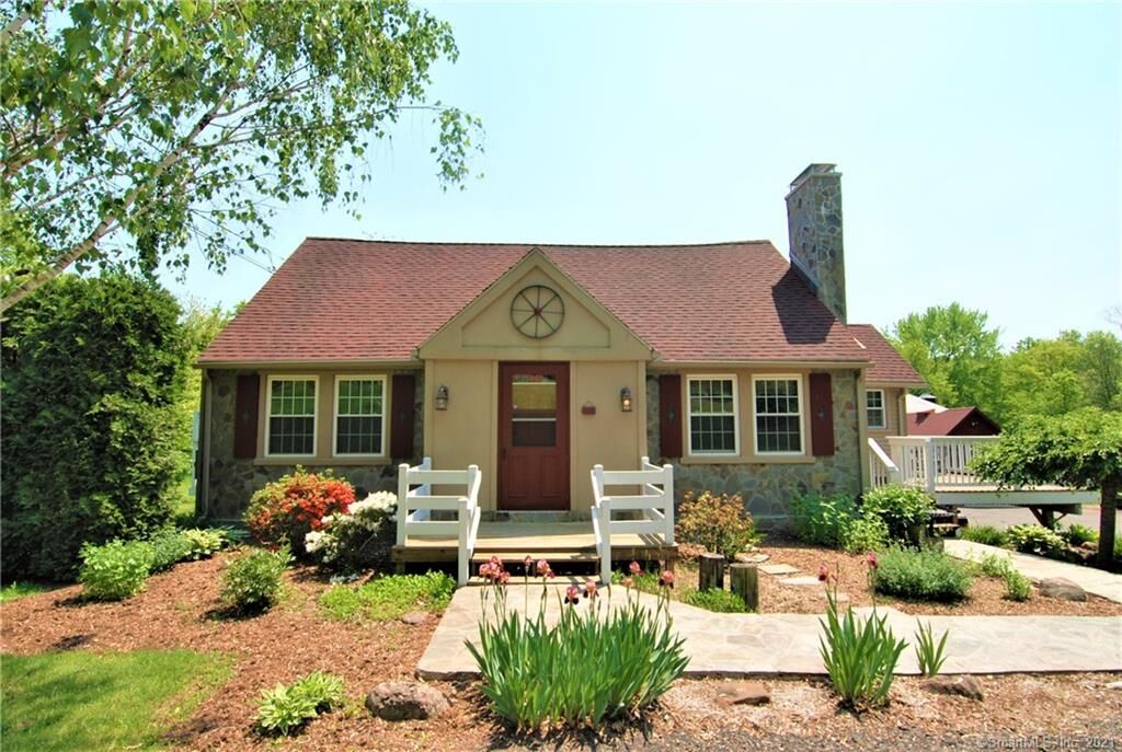 Property Photo:  15 Pleasant Road  CT 06082 