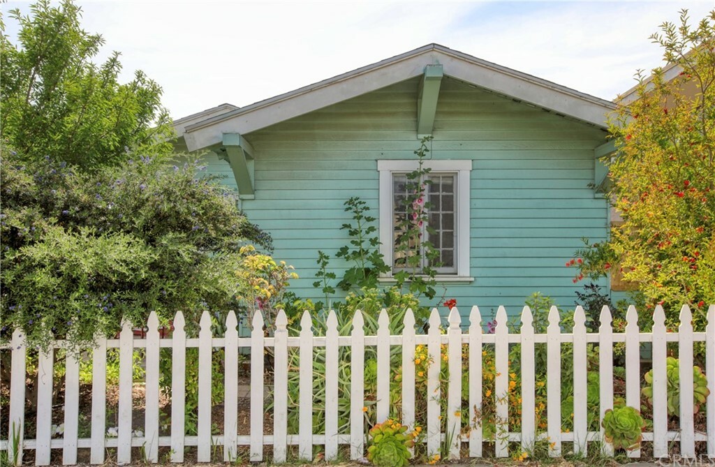 Property Photo:  407 S Lincoln Street  CA 93458 