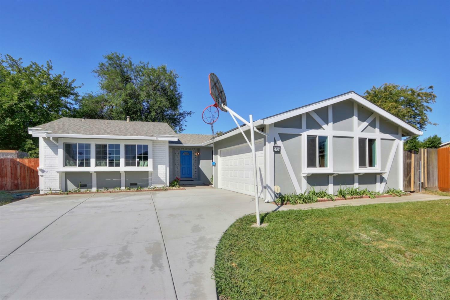 Property Photo:  5732 Hollyhurst Way  CA 95823 