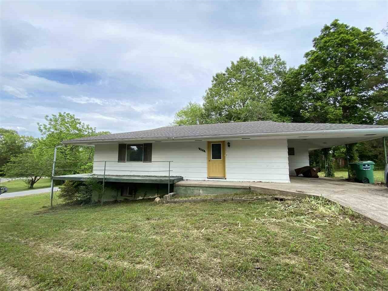 Property Photo:  301 S 9th Street  AR 72634 