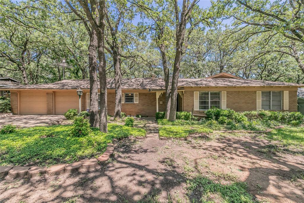 Property Photo:  636 Ponderosa Drive  TX 76053 