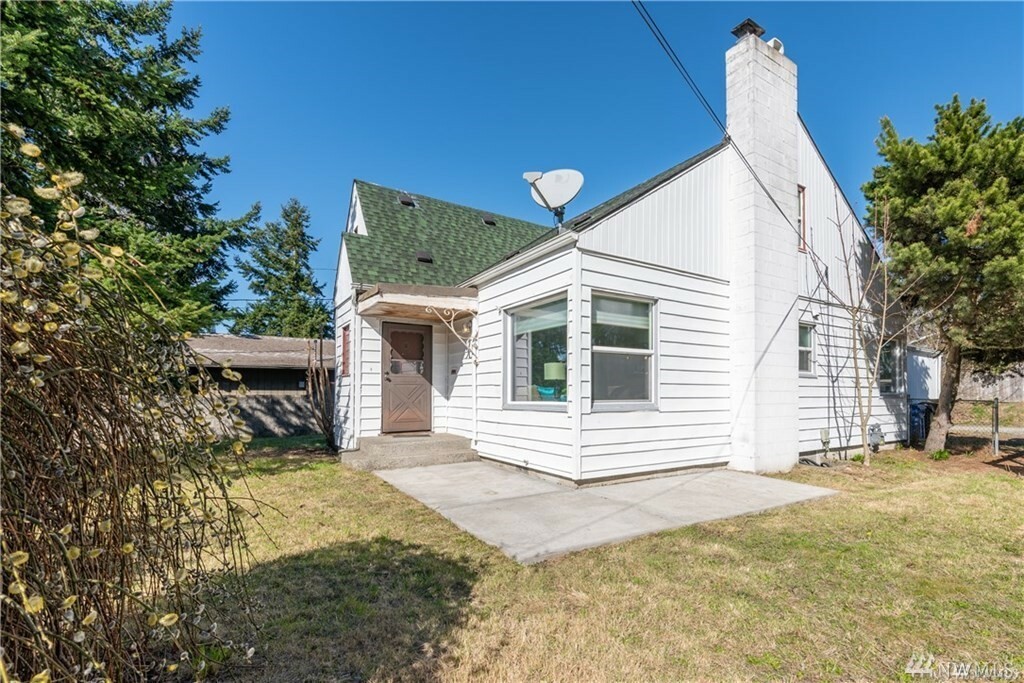 Property Photo:  1108 S Mason Ave  WA 98405 