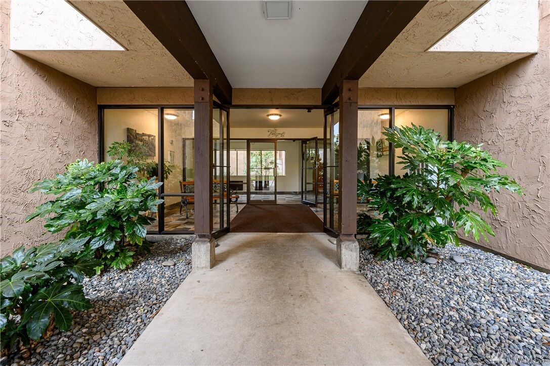 Property Photo:  2021 N Laventure Rd 204  WA 98273 