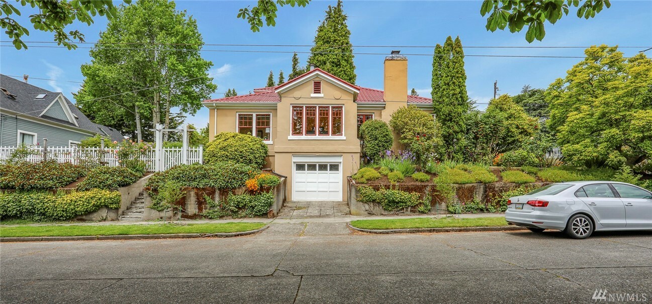 Property Photo:  4203 Burke Ave N  WA 98103 