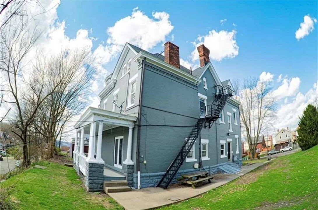 Property Photo: 1228 Hodgkiss 1B PA 15212