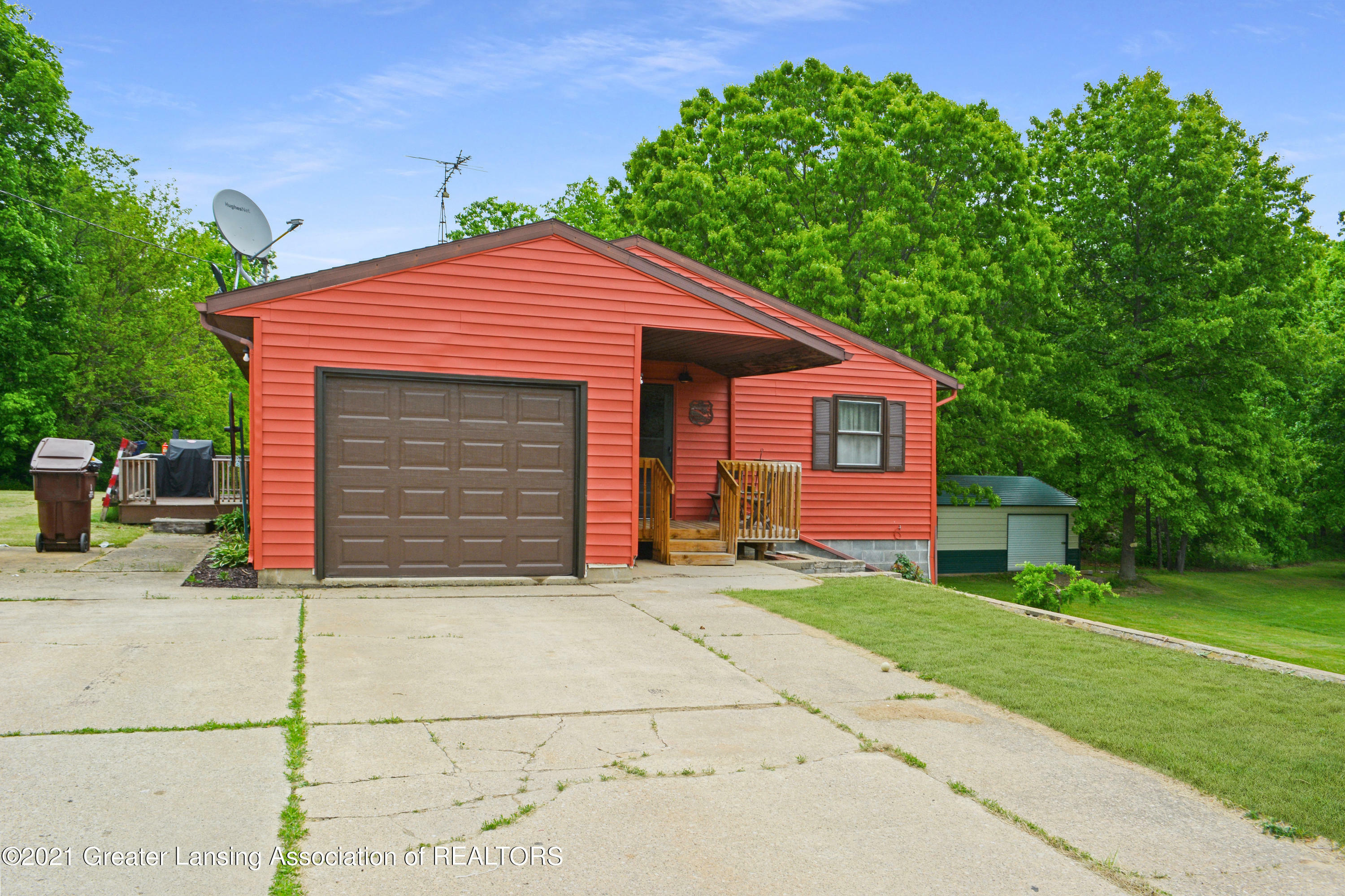 Property Photo:  9931 S Clinton Trail  MI 48827 