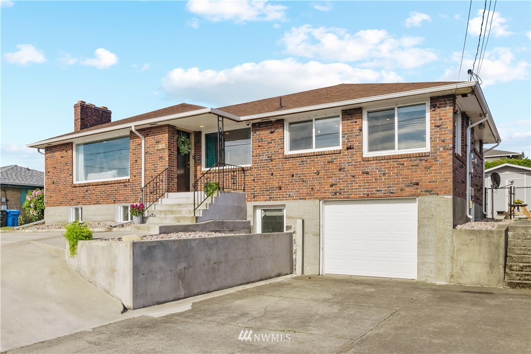 Property Photo: 1717 S Jackson Avenue WA 98465