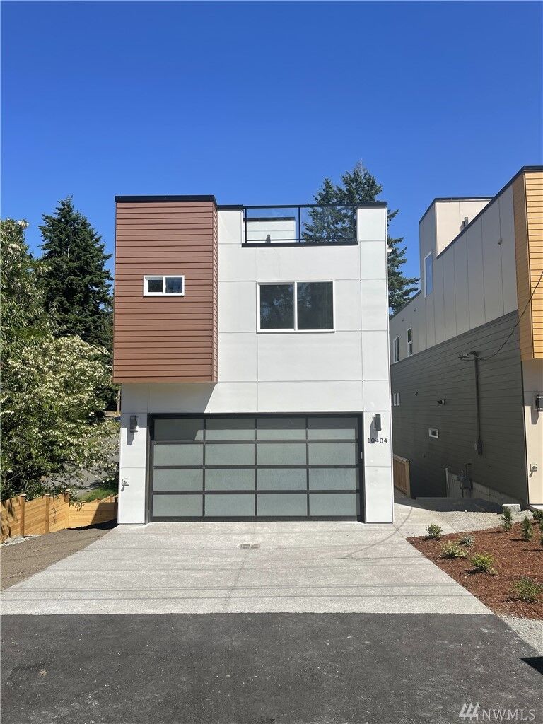 Property Photo: 10404 2nd Place SW WA 98146