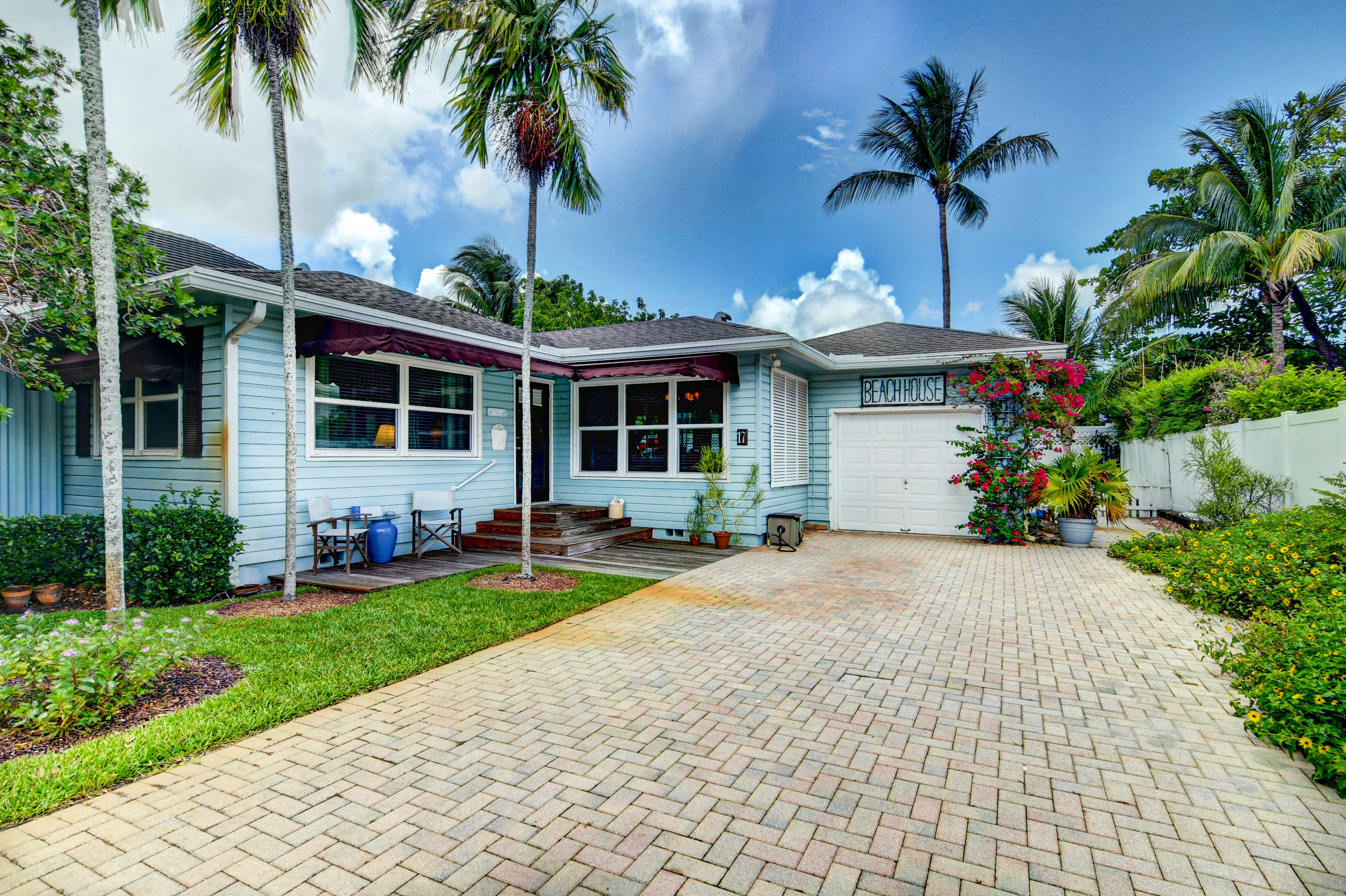 Property Photo: 17 NW 16th Street FL 33444