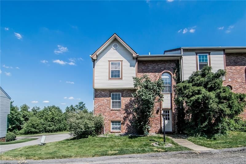 Property Photo:  2601 Timberglen Dr  PA 15126 