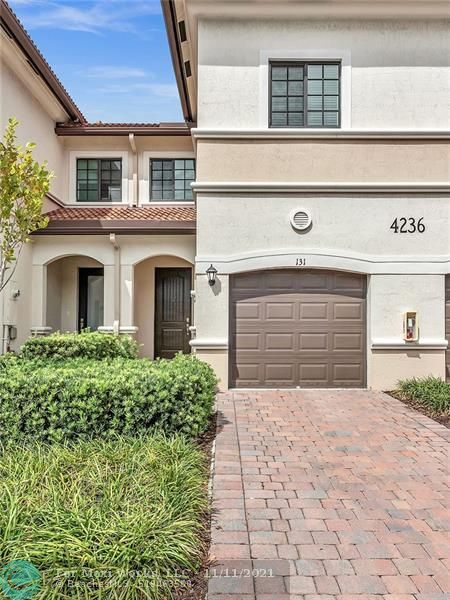 Property Photo: 4236 N Dixie Hwy 131 FL 33334