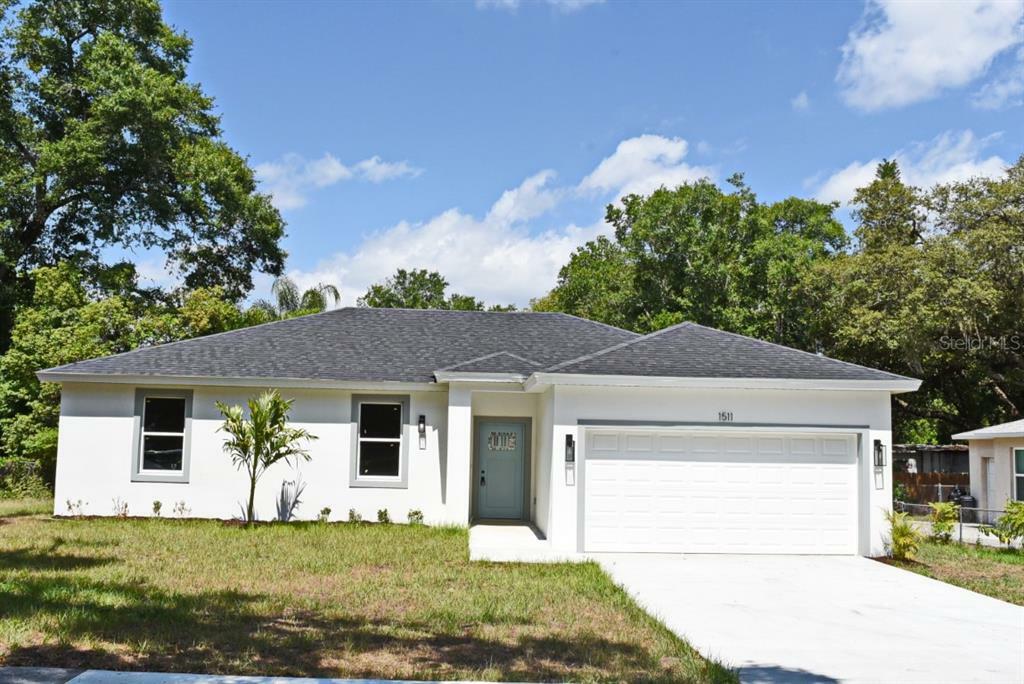 Property Photo:  1511 Oak Ln  FL 32707 