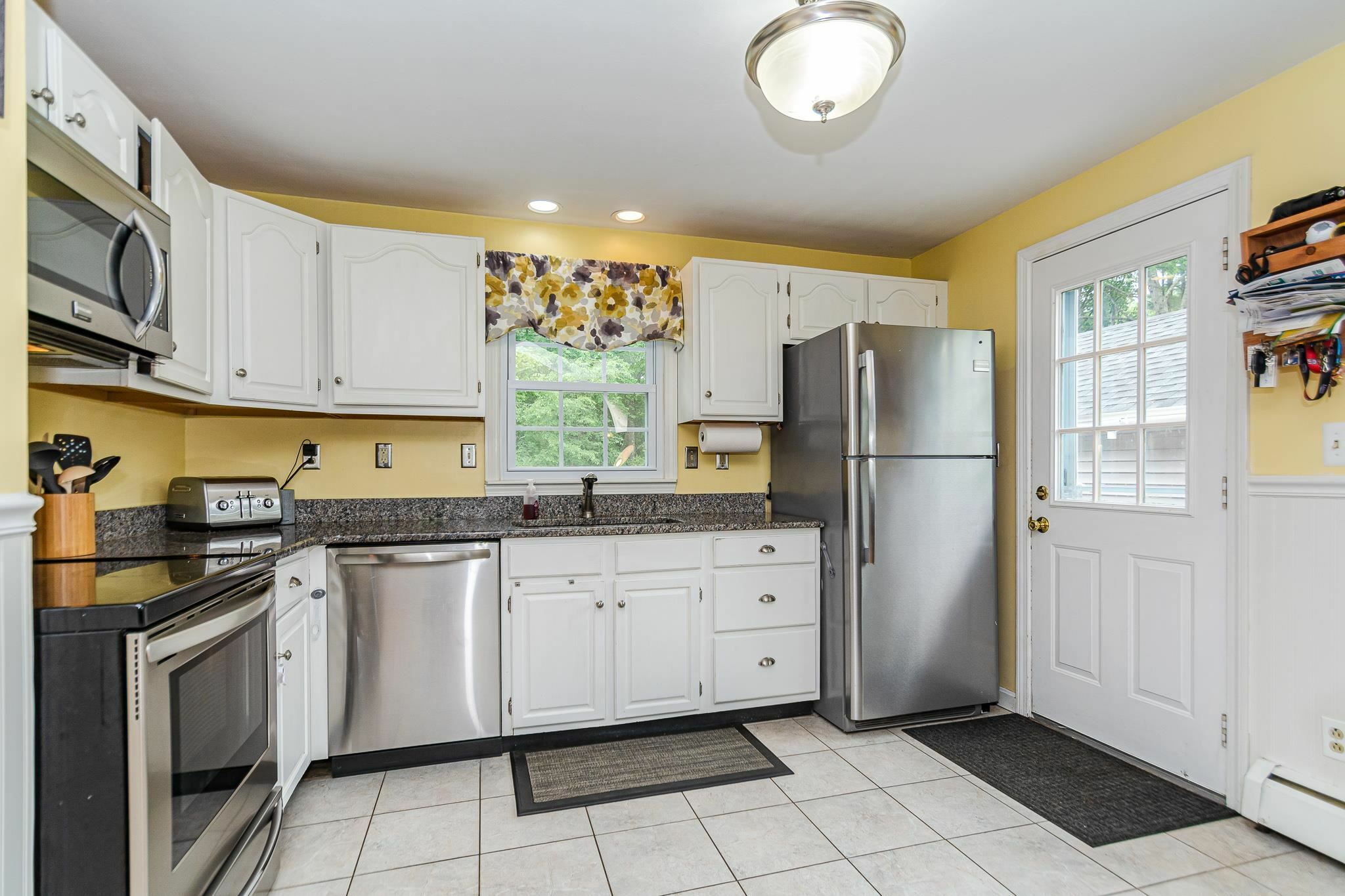 Property Photo: 66 Ridge Road NH 03062