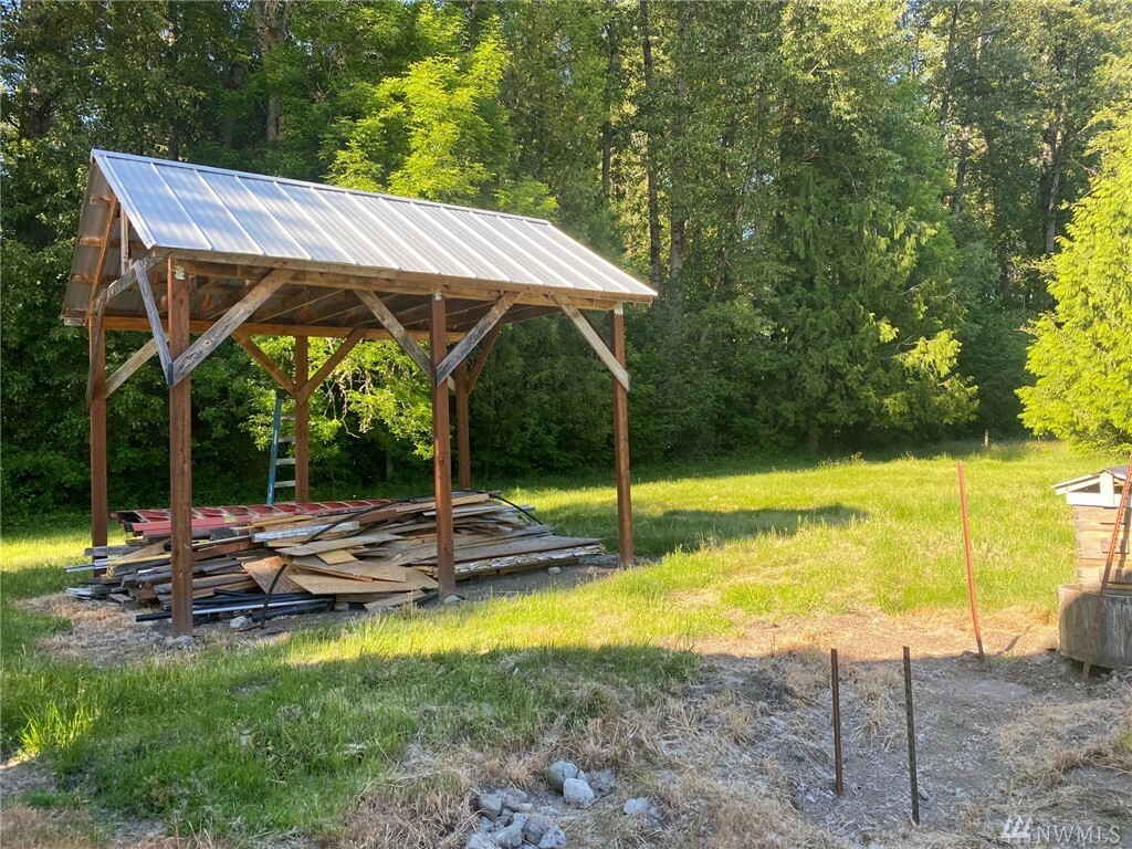 Property Photo:  28605 Borrell Rd E  WA 98321 