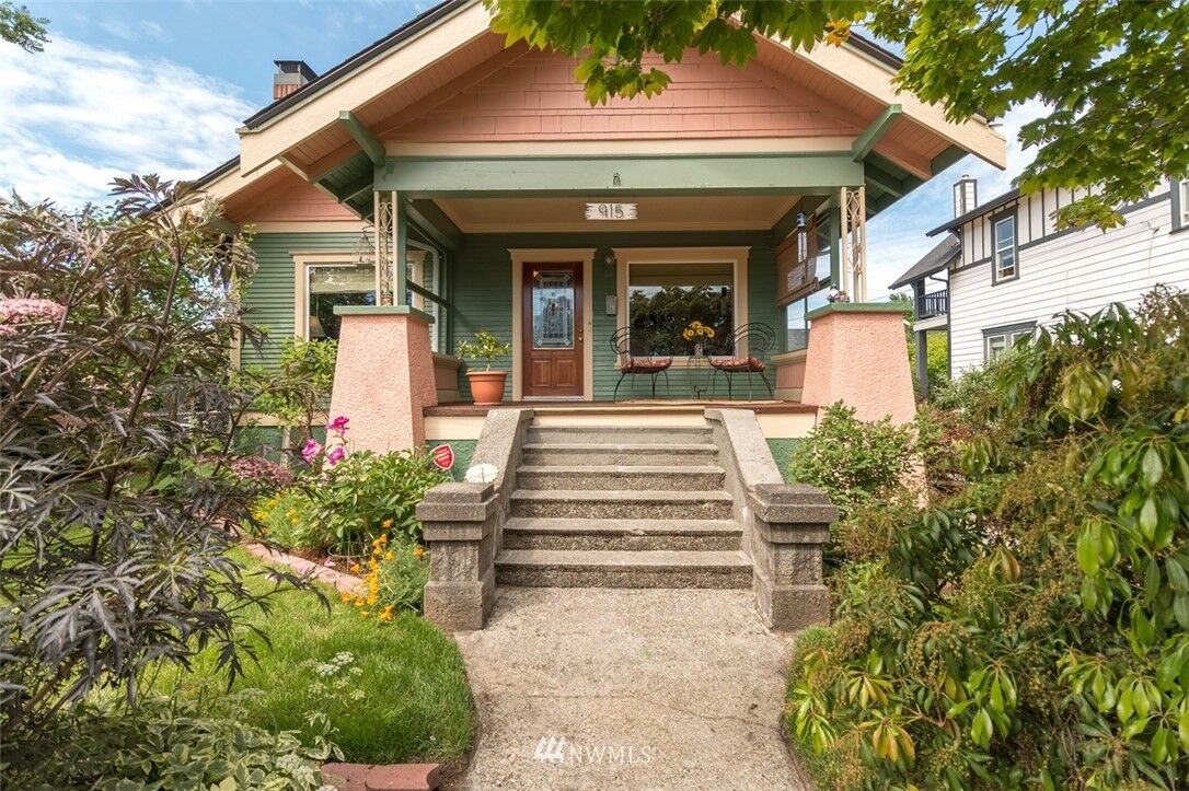 Property Photo:  915  F Street  WA 98531 