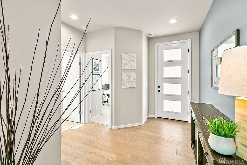 Property Photo: 9705 S 209th St WA 98031