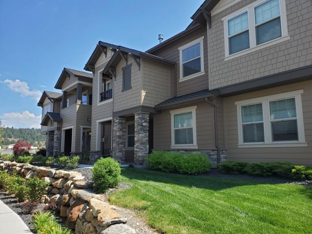 Property Photo:  24493 E Pinnacle Ct E  WA 99019 