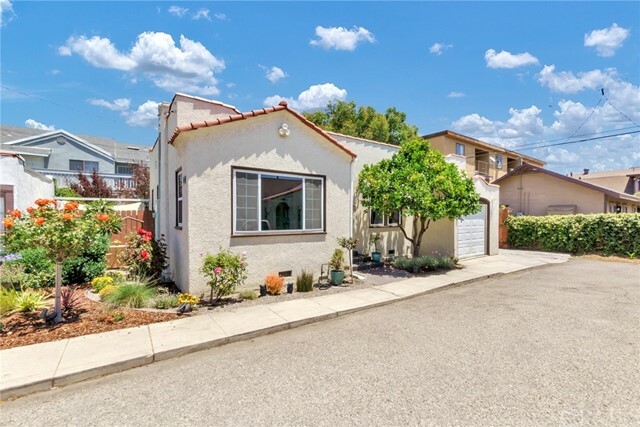 Property Photo: 1210 Mira Mar Avenue CA 90804