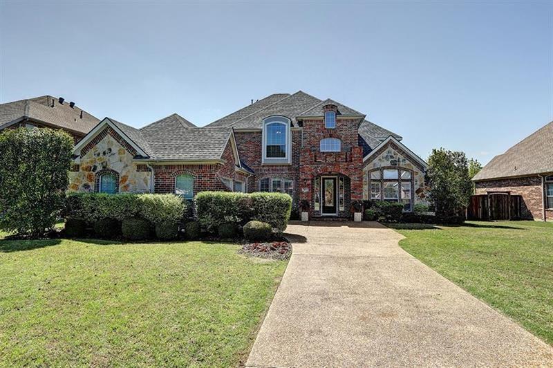 Property Photo: 2022 Country Brook Lane TX 75002