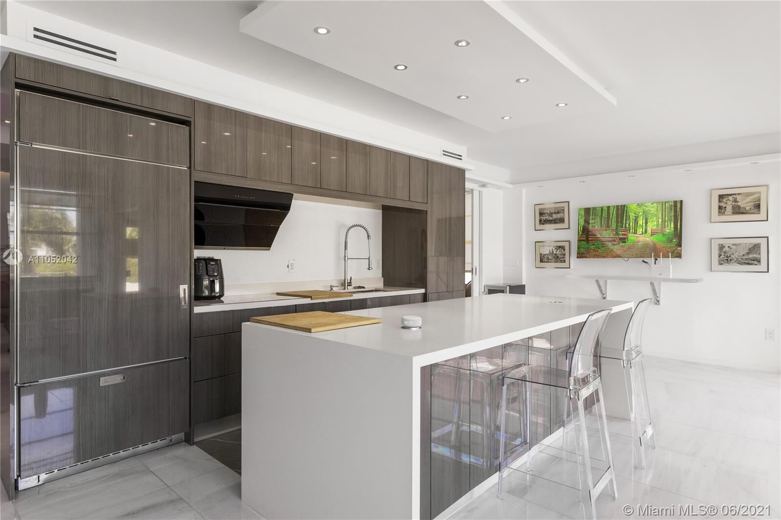Property Photo:  3 Island Ave 3C  FL 33139 