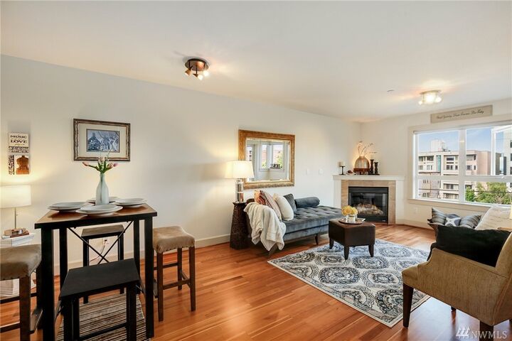 Property Photo:  319 Summit Ave E 203  WA 98102 