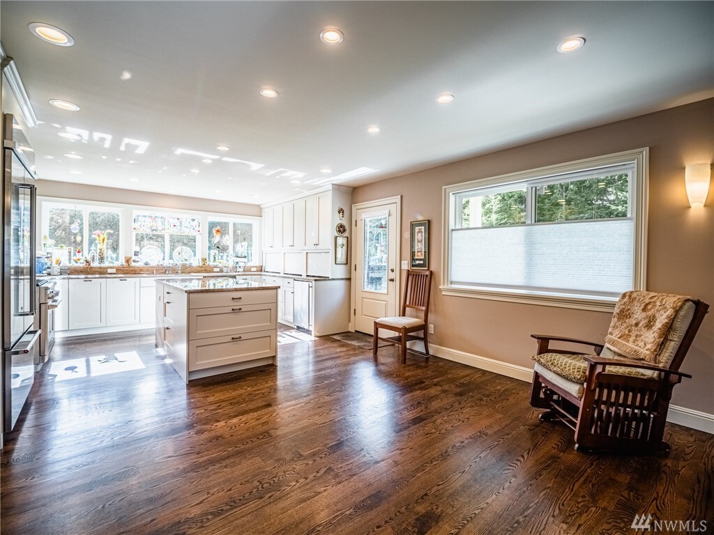 Property Photo: 410 Mitchell Dr WA 98239