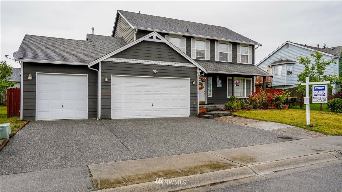 Property Photo: 12424 SE 23rd Avenue SE WA 98208