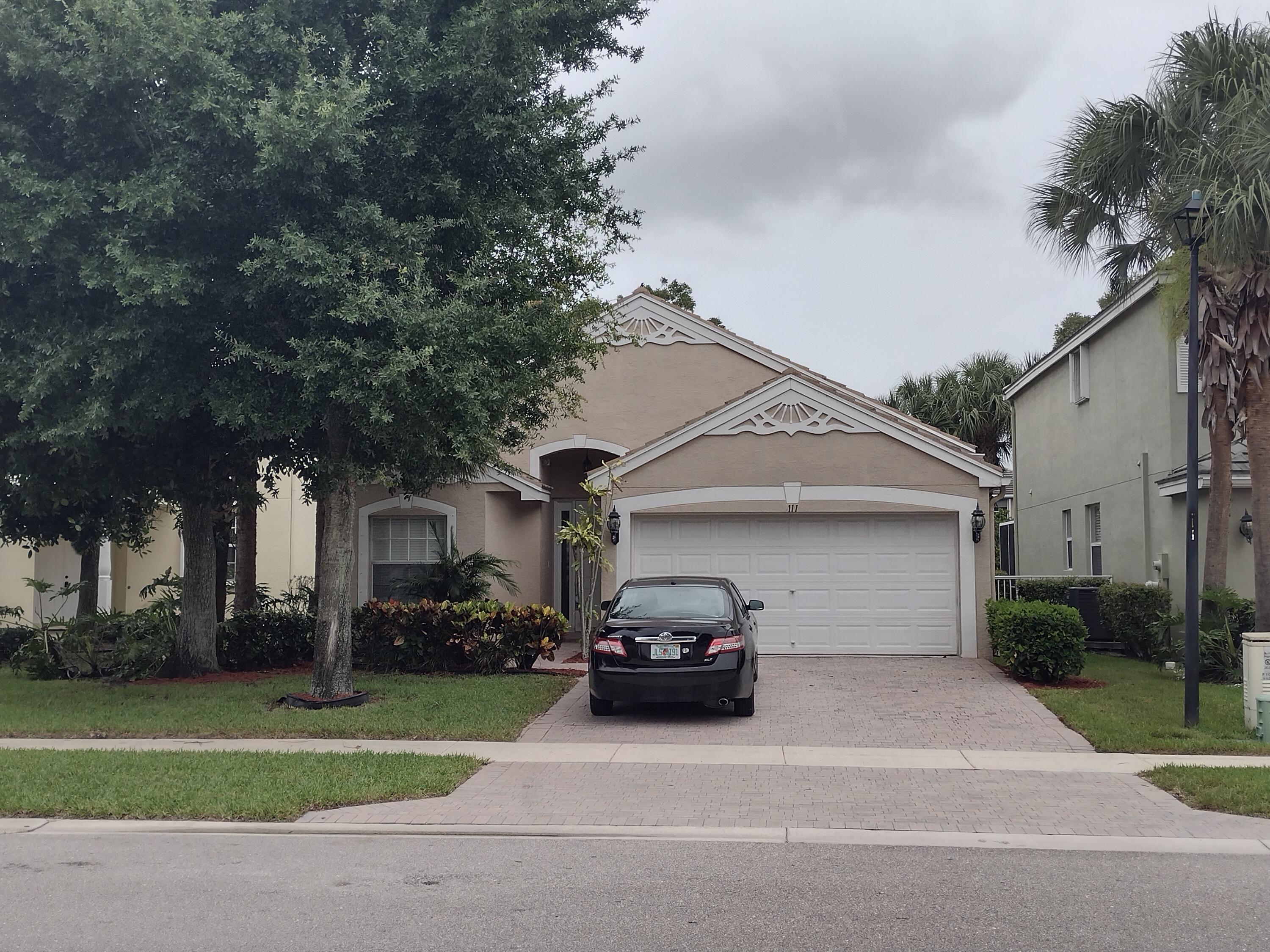 Property Photo: 111 Hamilton Terrace FL 33414
