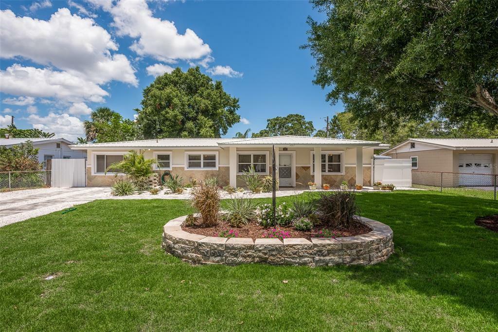 Property Photo: 1497 79th Avenue N FL 33702