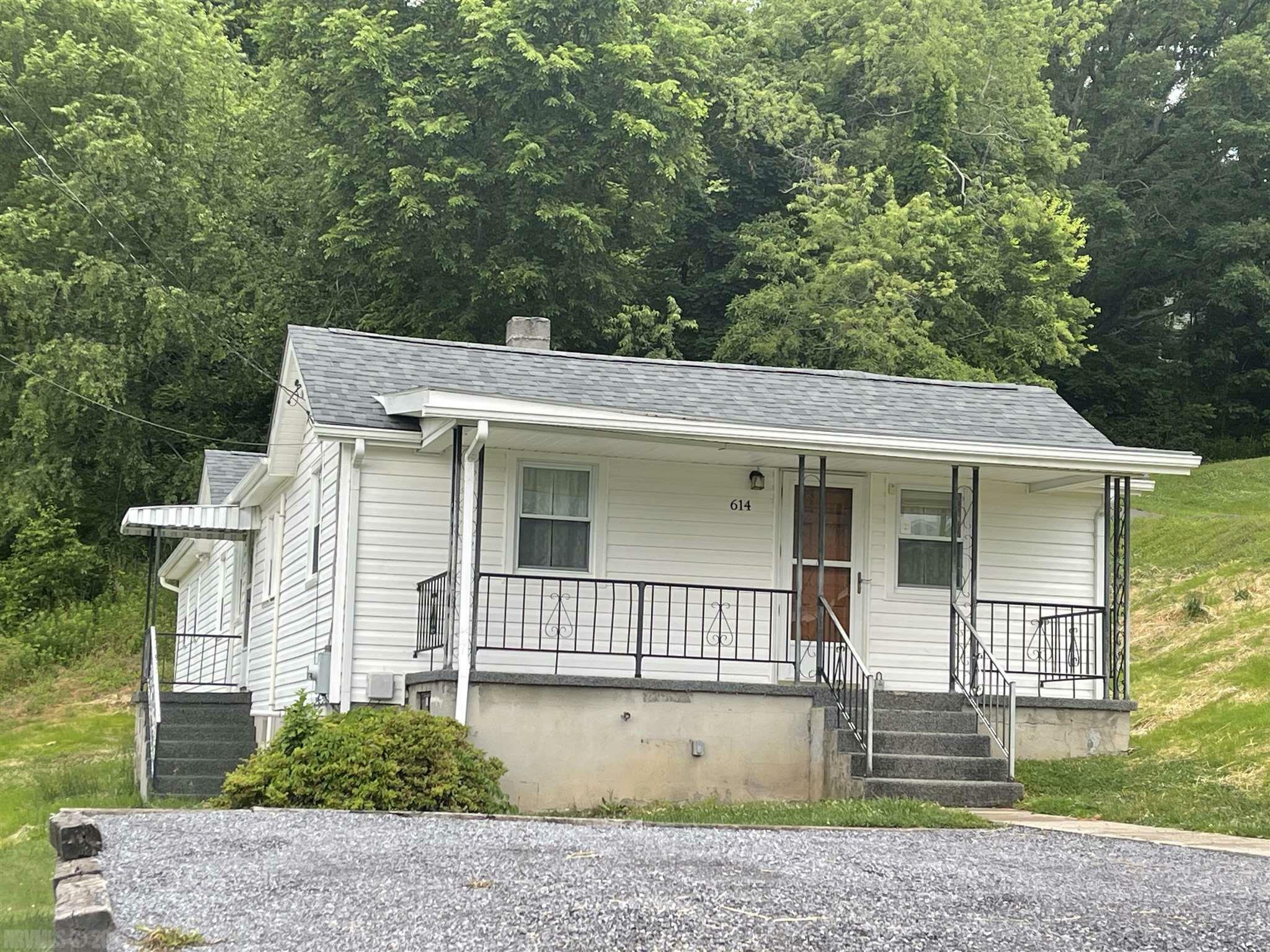 Property Photo:  614 Hopkins Street  VA 24124 