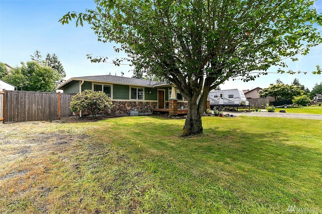 Property Photo: 4914 N Vista Dr E WA 98391