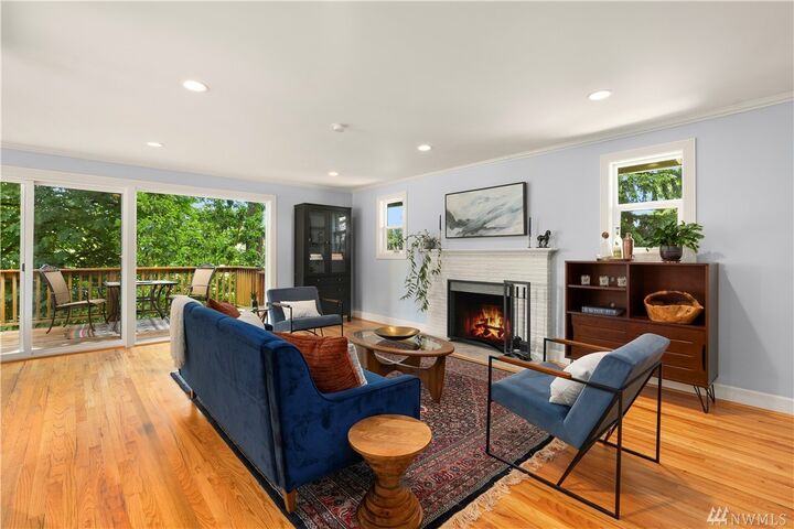 Property Photo: 1304 N 195th St WA 98133