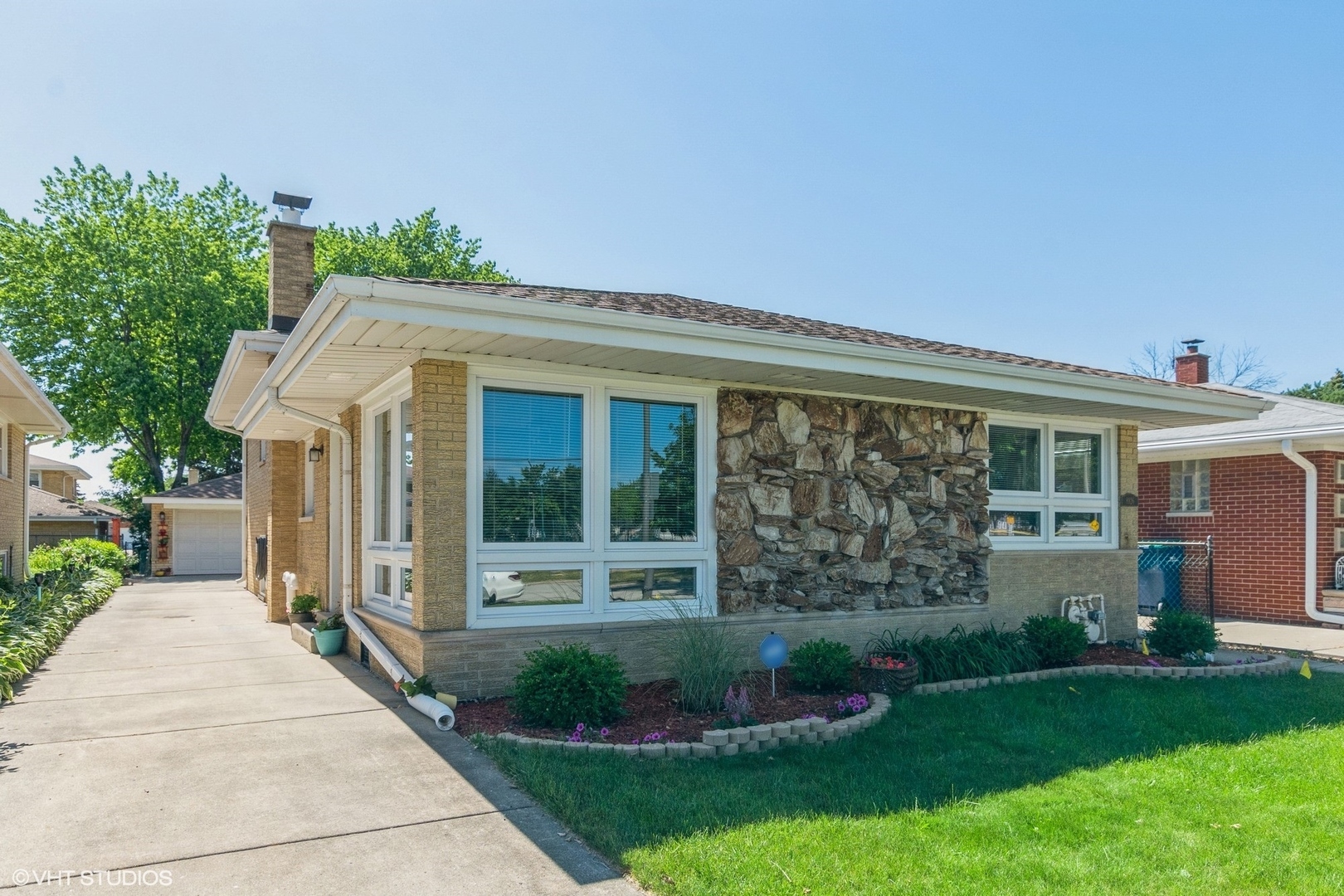 Property Photo: 8926 S Mozart Avenue IL 60805