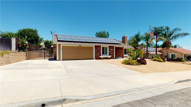 Property Photo:  12286 Via De Palmas Drive  CA 92555 