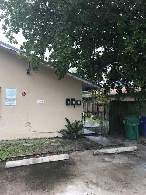 Property Photo:  1271 NW 29th Terrace 1-3  FL 33311 