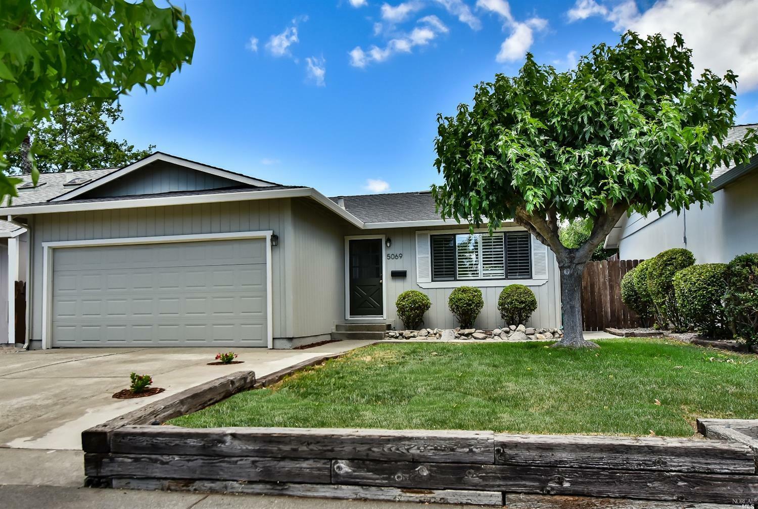 Property Photo:  5069 Oak Park Way  CA 95409 