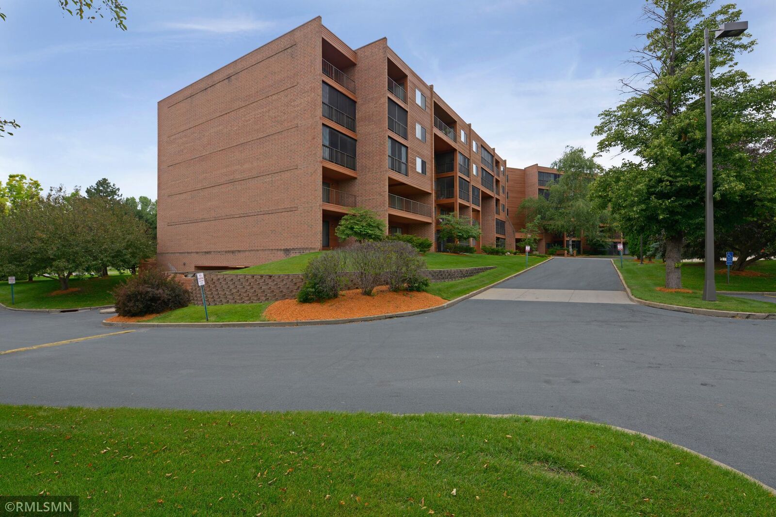 Property Photo:  3300 Louisiana Avenue S 122  MN 55426 