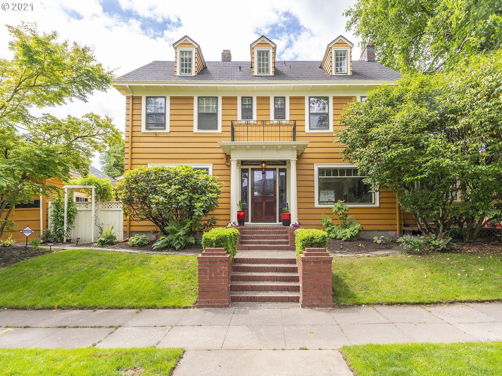 Property Photo: 2510 NE Thompson St OR 97212