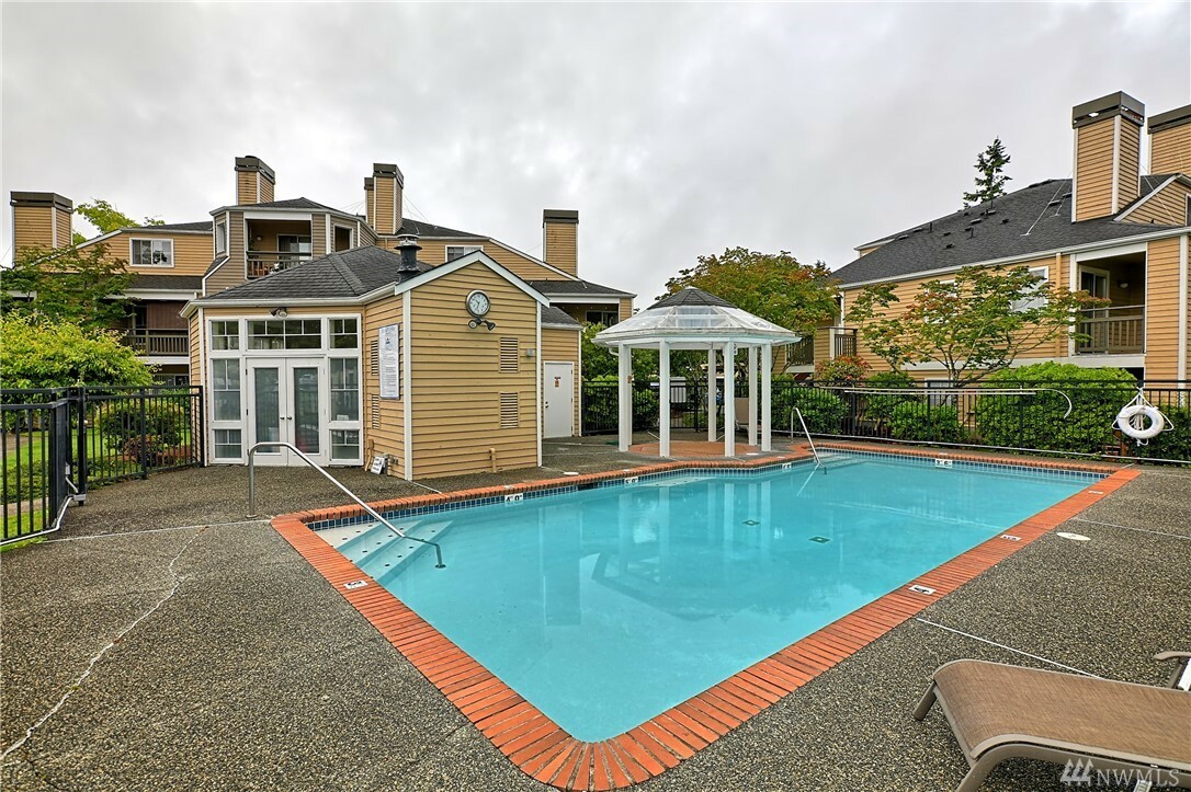 Property Photo:  5300 Harbour Pointe Blvd 310C  WA 98275 