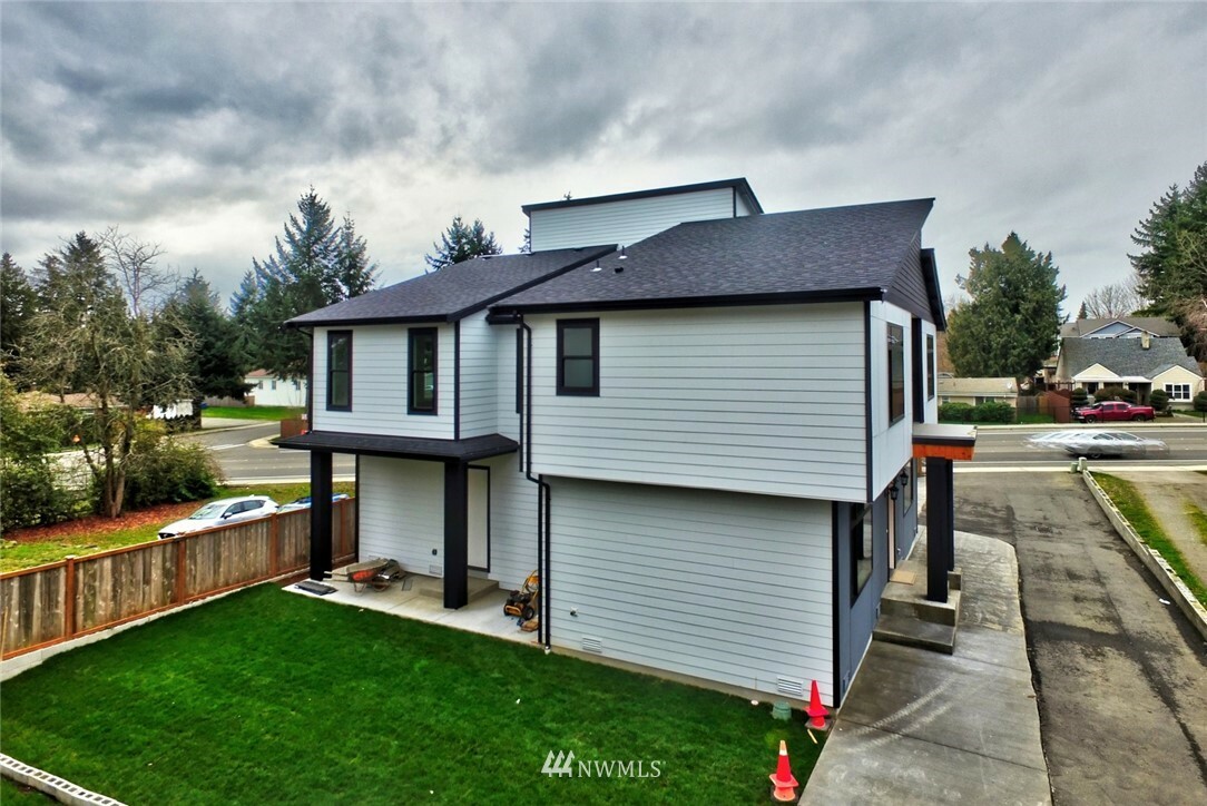 Property Photo:  16640 Military Road S  WA 98188 