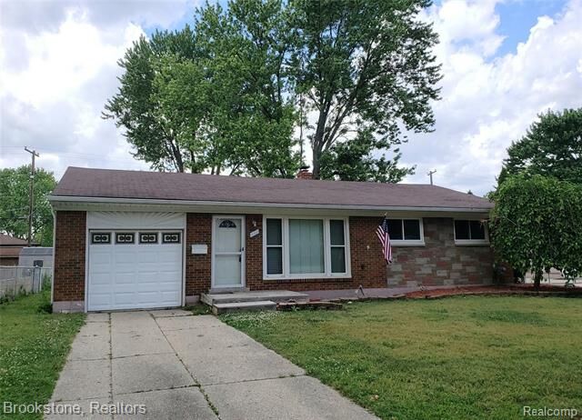 Property Photo:  11501 Diamond Drive  MI 48314 