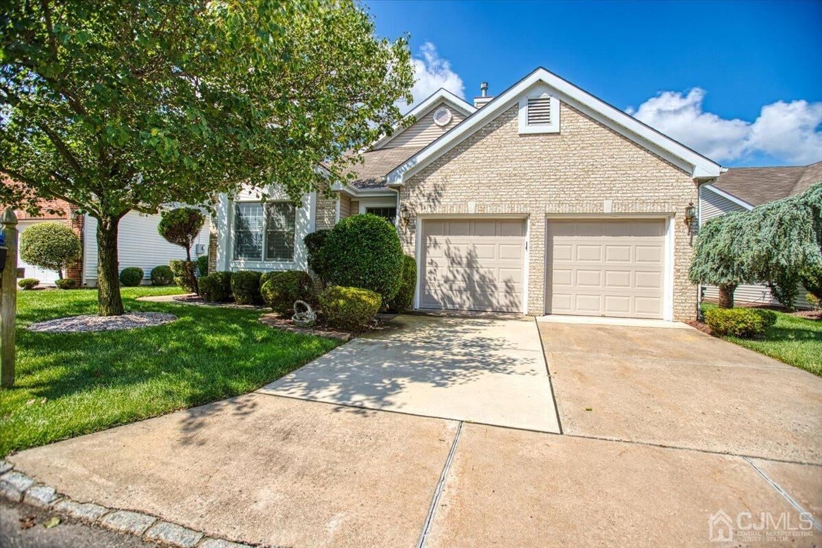 Property Photo:  40 Dawson Lane  NJ 08831 