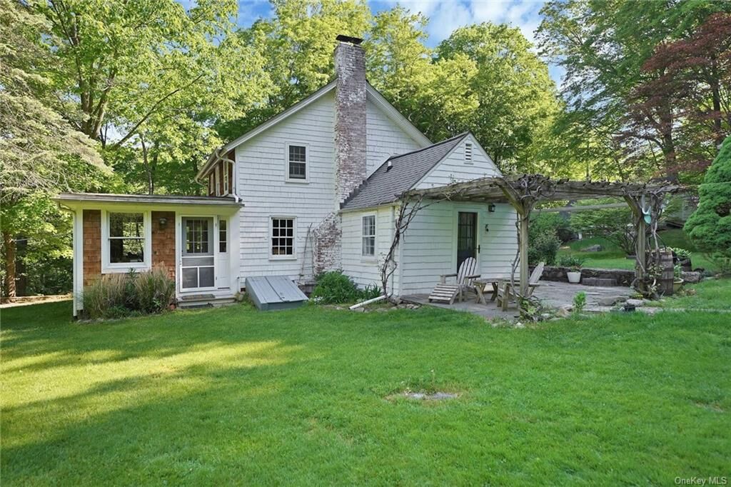 Property Photo:  1575 Journeys End Road  NY 10520 
