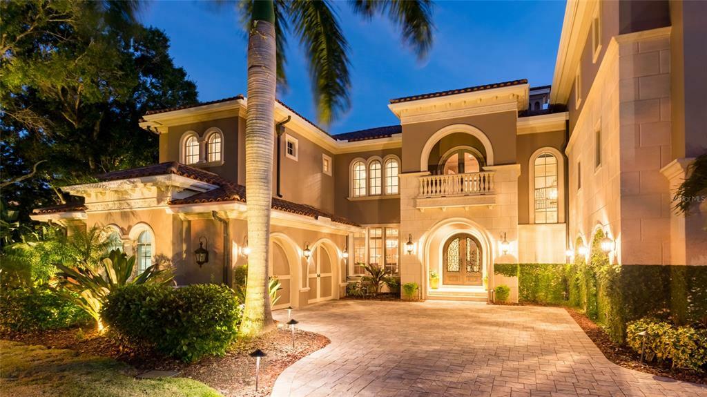 Property Photo: 4918 Saint Croix Drive FL 33629